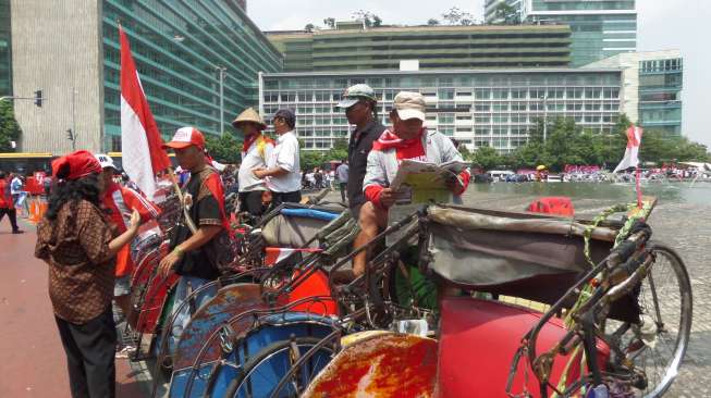 Dubes Inggris Naik Becak Keliling Unair