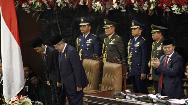 Joko Widodo dan Jusuf Kalla hari ini resmi menjadi Presiden dan Wakil Presiden Republik Indonesia periode 2014-2019 dalam sidang MPR yang di gelar hari ini di Jakarta, Senin (20/10). 