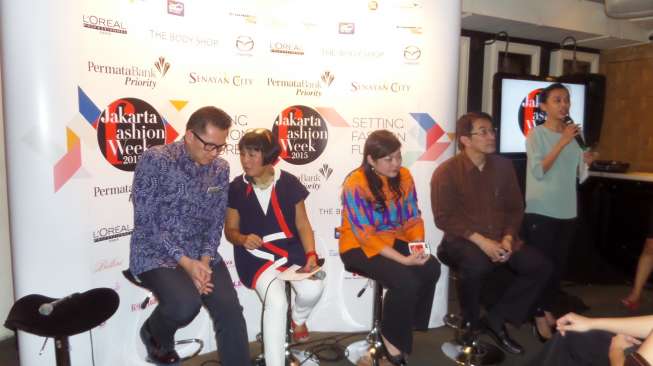 Ratusan Perancang Akan Ramaikan JFW 2015