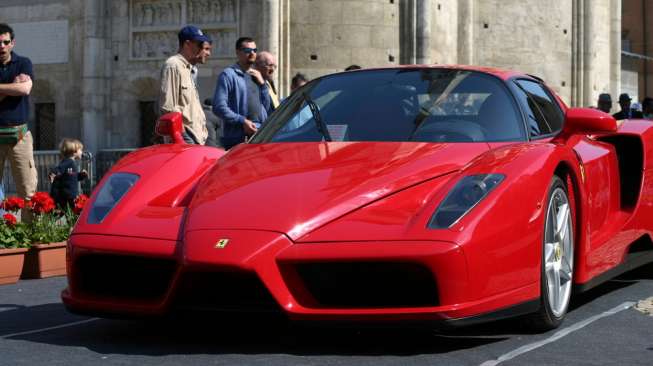 Di Venice, Ferrari F50 Dijadikan Kapal Transportasi