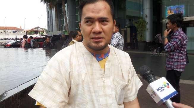 Putus dari Aiko, Saipul Jamil Gandeng 2 Perempuan