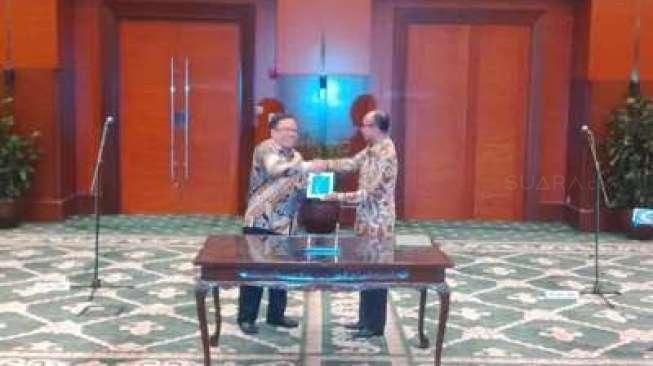 Chatib Resmi Serah Jabatan ke Menkeu Bambang