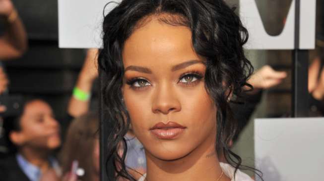 Rihanna [Shutterstock]
