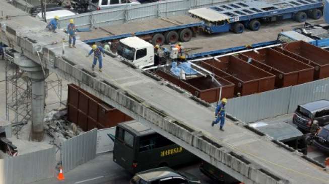 PT MRT Bongkar Halte Transjakarta di Masjid Agung