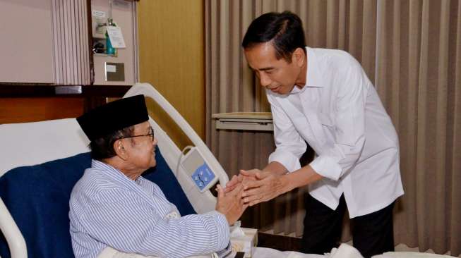 Presiden Jokowi mendapat beberapa nasihat dari BJ Habibie demi kemajuan bangsa dan kesejahteraan rakyat.