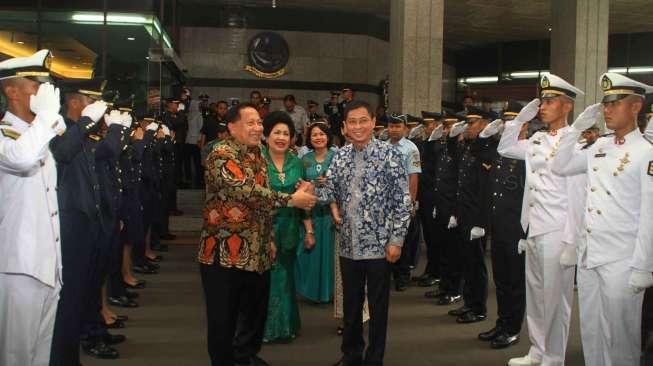  Ignasius Jonan terpilih sebagai Menteri Perhubungan periode 2014-2019.