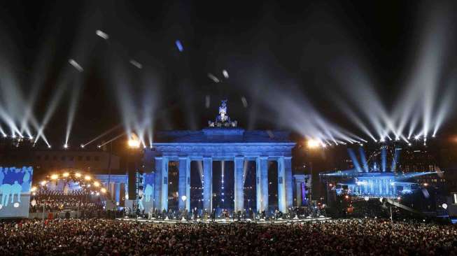 Banyak korban meninggal saat melintasi Tembok Berlin.