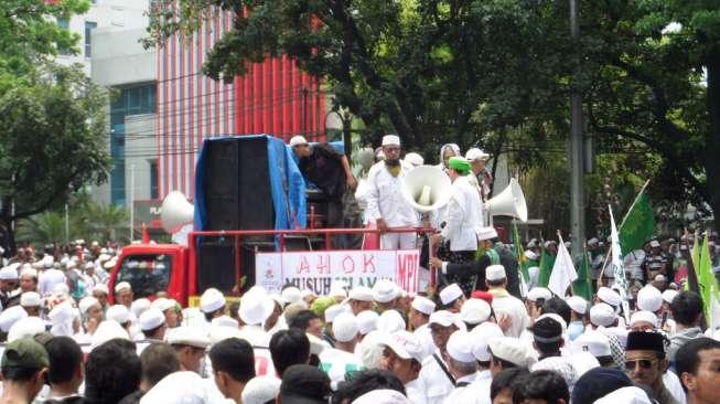 Habib Rizieq Pimpin Demonstrasi FPI