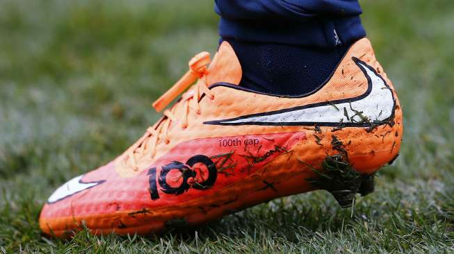 Sepatu Spesial untuk Laga Spesial Rooney