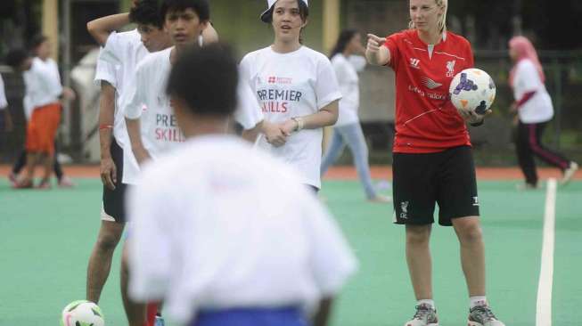 Mengajak anak-anak kurang beruntung dalam program 'Gocekz' 