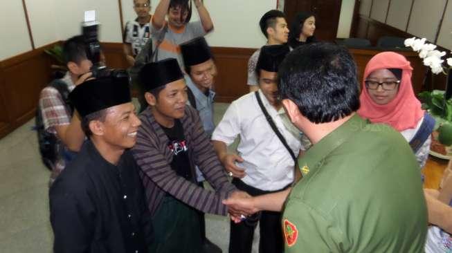 Majelis Dzikrul Ghofilin Tantang FPI