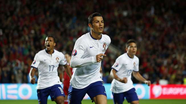 Siapa Lebih Hebat, Messi Atau Ronaldo?