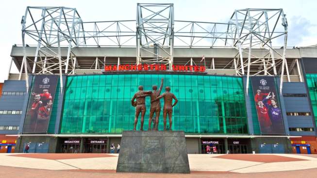 Manchester United akan Pasang Tribune Berdiri di Old Trafford