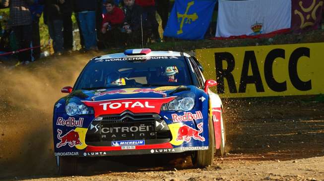 Acara Tahun Baruan Seru Pereli Legendaris Sebastien Loeb: Lahap Trek Dakar