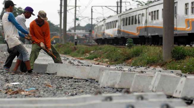 Proyek double track akan selesai hingga 2016.