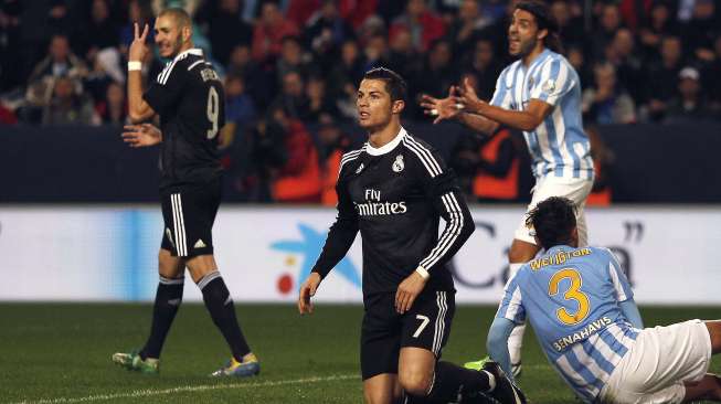Reaksi bintang Real Madrid Cristiano Ronaldo setelah gagal memanfaatkan peluang mencetak gol. REUTERS/Jon Nazca