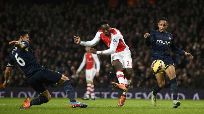 Arsenal meraih poin penuh usai mengalahkan Southampton 1-0 di Emirates Stadium, Kamis (4/12). [Reuters/Dylan Martinez]