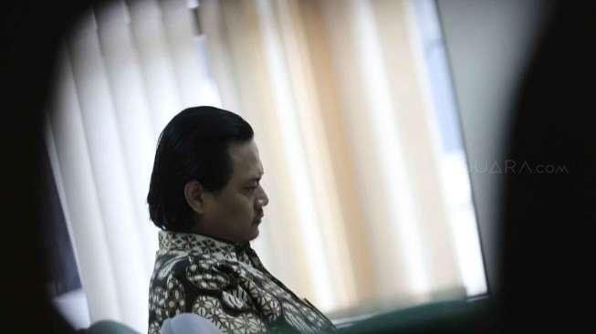 Anak dari mantan menteri Syarief Hasan itu dituntut 7,5 tahun penjara dan denda Rp 200 juta 