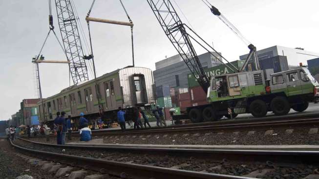 PT KAI Commuter Jabodetabek mendatangkan 16 unit gerbong KRL seri JR 205.