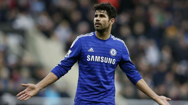 Reaksi Striker Chelsea Diego Costa setelah gagal mencetak gol ke gawang Newcastle United. REUTERS/Andrew Yates