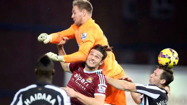 Tumbangkan Chelsea, Newcastle Krisis Kiper