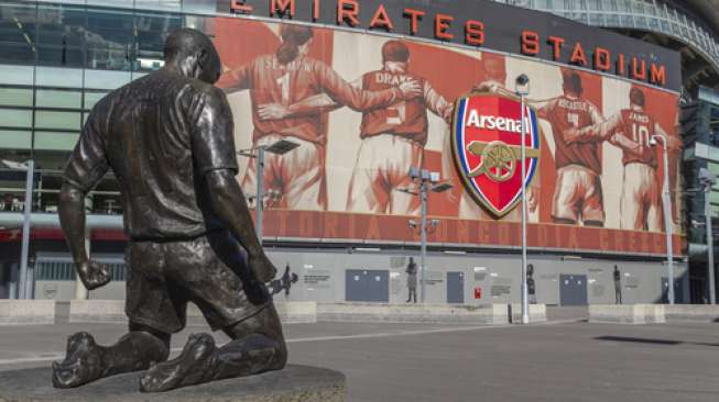 Patung perunggu Thierry Henry di luar Stadion Emirates, kandang Arsenal. (Shutterstock)