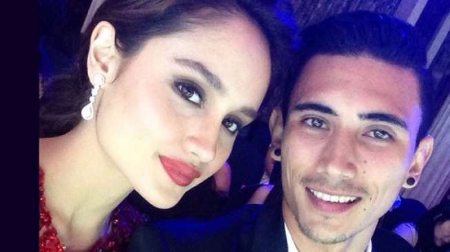 Pacar Mirip 'Cristiano Ronaldo', Cinta Laura: Aku "Happy"