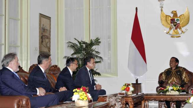 Momen pertama kali Presiden Joko Widodo menerima credential dari dubes-dubes yang akan bertugas di Indonesia. 