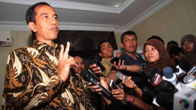 Jokowi Tinjau Pabrik Kapal di Surabaya