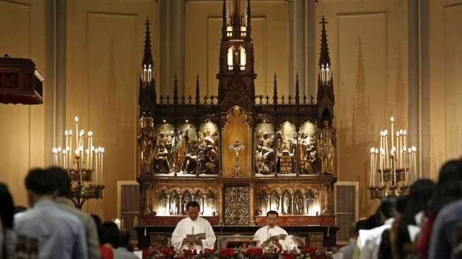 Malam Ini, Ahok Kunjungi Empat Gereja, Djarot Dua Gereja