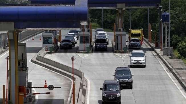 Proyek jalan tol Cijago seksi dua sepanjang 5,7 km yakni Cisalak-Kukusan dikhawatirkan tidak akan selesai sesuai target pada Februari 2015