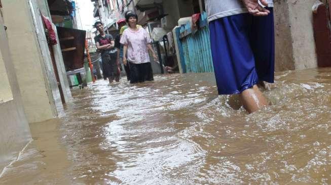 Ini Sebabnya Penyakit Mudah Datang Saat Banjir