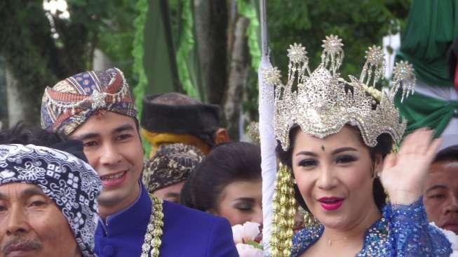 Ngunduh Mantu Raffi Bertepatan dengan Ultah Mendiang Ayahnya
