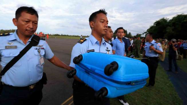 Basarnas Ajak Keluarga Korban AirAsia Tabur Bunga