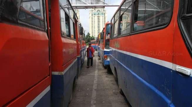 Hari Ini Dishub Jakarta Kandangkan 10 Metromini