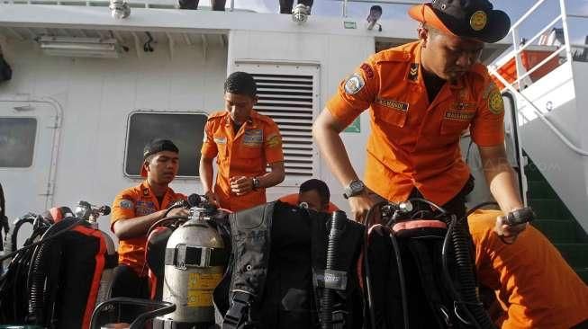 Di Laut, Tim Evakuasi pun Kadang Kurang Terkoordinasi