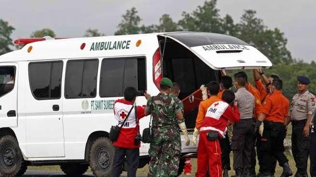 Tim DVI Identifikasi Remaja Perempuan Korban AirAsia