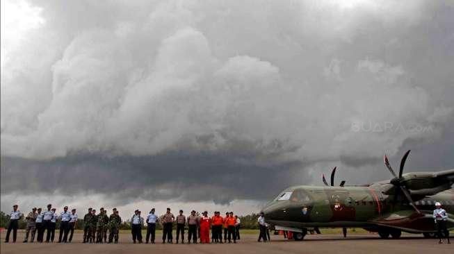 Berdoa di Atas Laut, Tokoh Agama Terbang Gunakan Helikopter