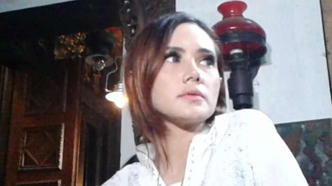 Mulan Jameela Santuni Korban Kecelakaan AQJ