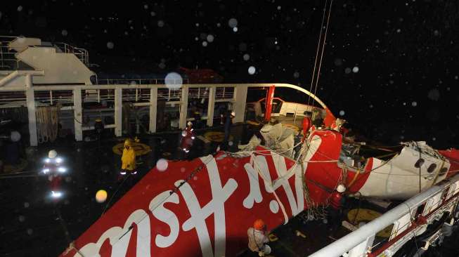 Ini Dia Penyelam yang Temukan "Black Box" AirAsia