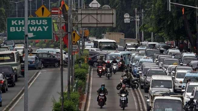 Pengamat: Busway Diterobos karena Aturan Sengaja Dilanggar