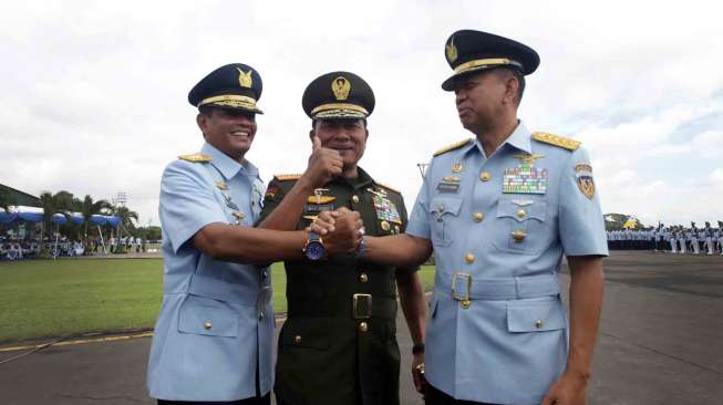 Marsekal TNI. B. Putu Dunia digantikan Marsekal Madya TNI Agus Supriatna. 