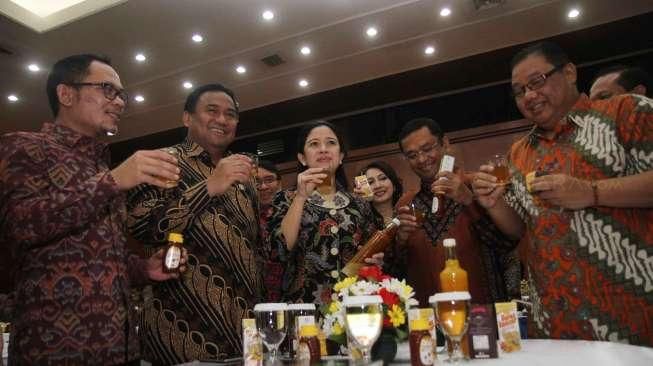 Upaya mempopulerkan kembali budaya minum jamu dan mencintai industri  jamu nasional. 