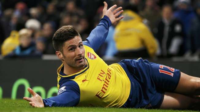 Pemain Arsenal Olivier Giroud merayakan golnya ke gawang Manchester City (19/1) [Reuters/Phil Noble]