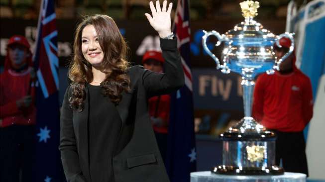 Juara Tenis Ini Umumkan Kehamilannya di Tengah Lapangan