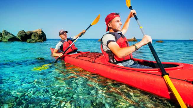 Ilustrasi olahraga air, kayak. (Shutterstock)