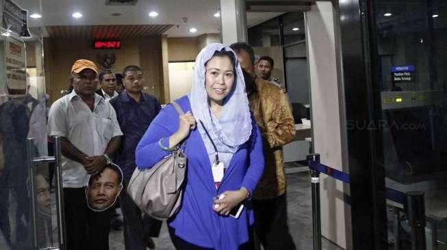 Yenny Wahid hendak mengetahui perkembangan petinggi KPK Bambang Widjojanto.