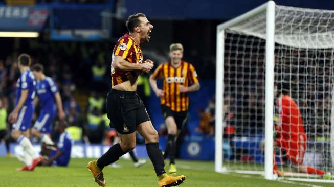 Pemain Bradford City Filipe Morais merayakan golnya ke gawang Chelsea di babak IV Piala FA di Stamford Bridge. REUTERS/Stefan Wermuth