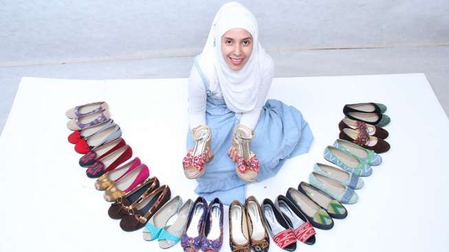 "Momonyo dan Zend", Produk Sepatu dengan Bahan Kain Nusantara