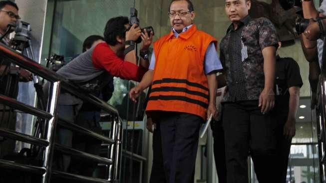 Negara mengalami kerugian mencapai 5 triliun rupiah.